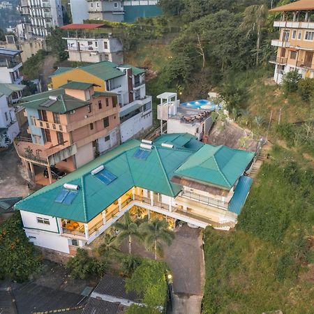 Hotel Travellers Nest Kandy Bagian luar foto